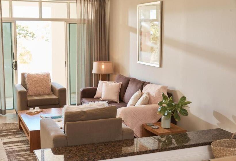 Апартаменты 3 Спальни Вид на Море, Sea Change Beachfront Apartments