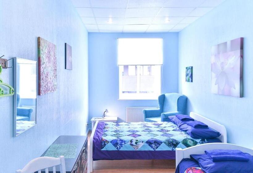 اتاق خانوادگی با سرویس بهداشتی مشترک, Central Hostel