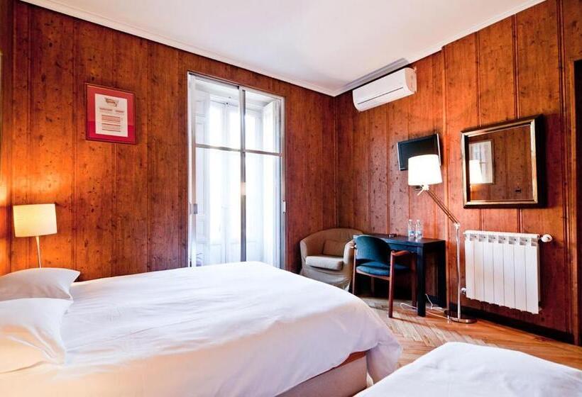 اتاق استاندارد سه نفره, Hostal Asuncion