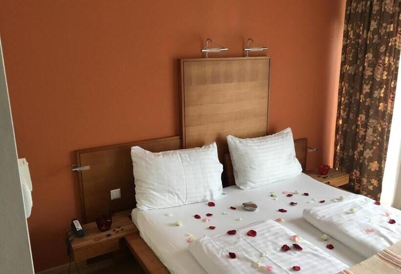 Номер Стандарт Вид на Сад, Lava Inn   24 H Check In   Nähe Lkh, Landeskrankenhaus, Feldbach