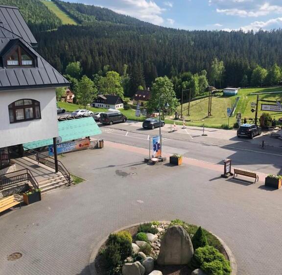 Номер Стандарт с Балконом, Pension Mona