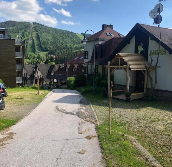 Номер Deluxe с Балконом, Pension Mona