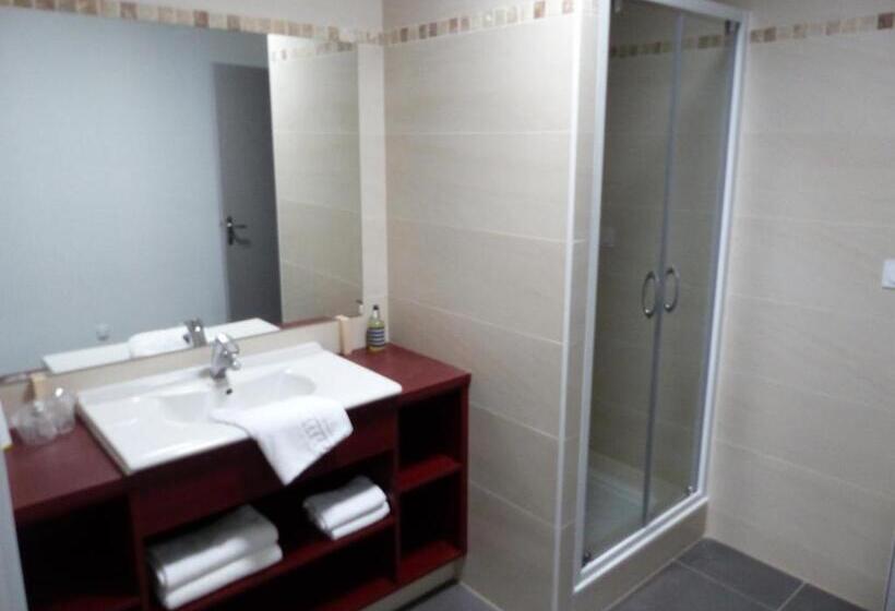 Классический Номер, The Originals Boutique, Hôtel Le Lion D'or, Fougères Ouest