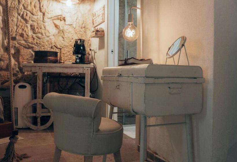 标准间, Grotta Carlotta