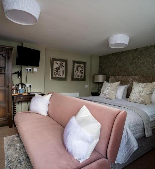 اتاق استاندارد سه نفره, The Brewers Inn