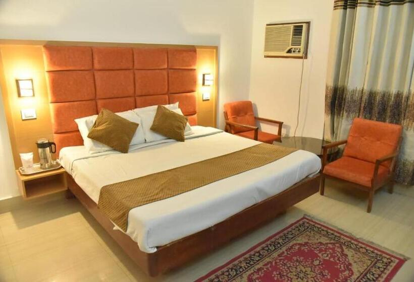 Номер Deluxe, Atul Regency Katra