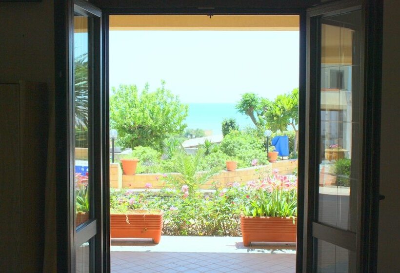 Номер Стандарт, Triscinamare Hotel Residence