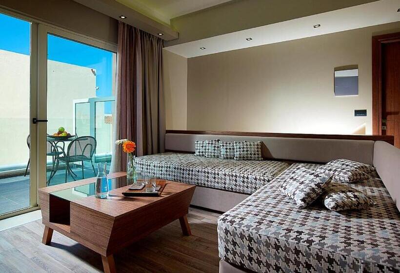 Полулюкс с Балконом, Elotis Suites