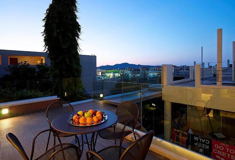 Полулюкс с Балконом, Elotis Suites