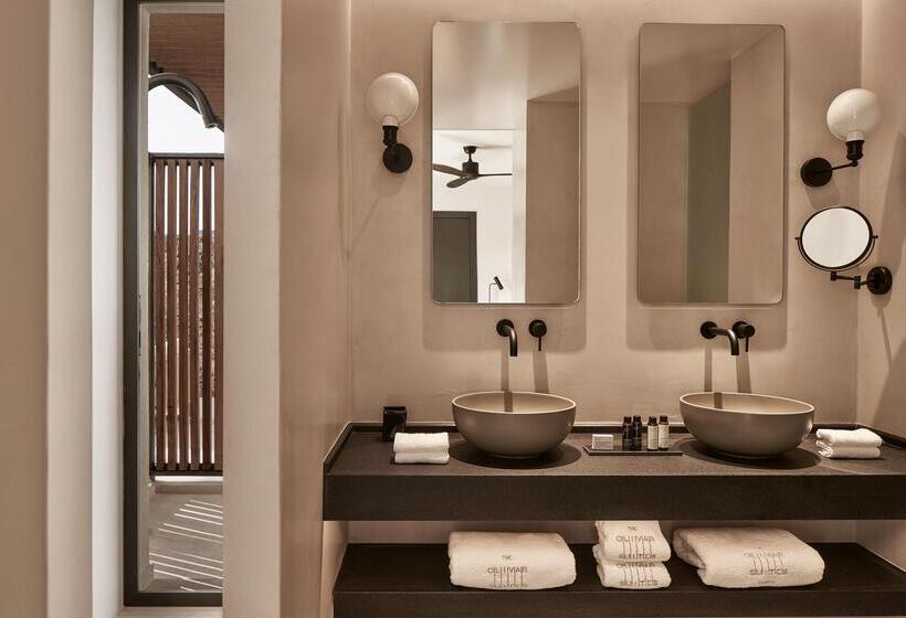 Люкс с Бассейном, The Olivar Suites