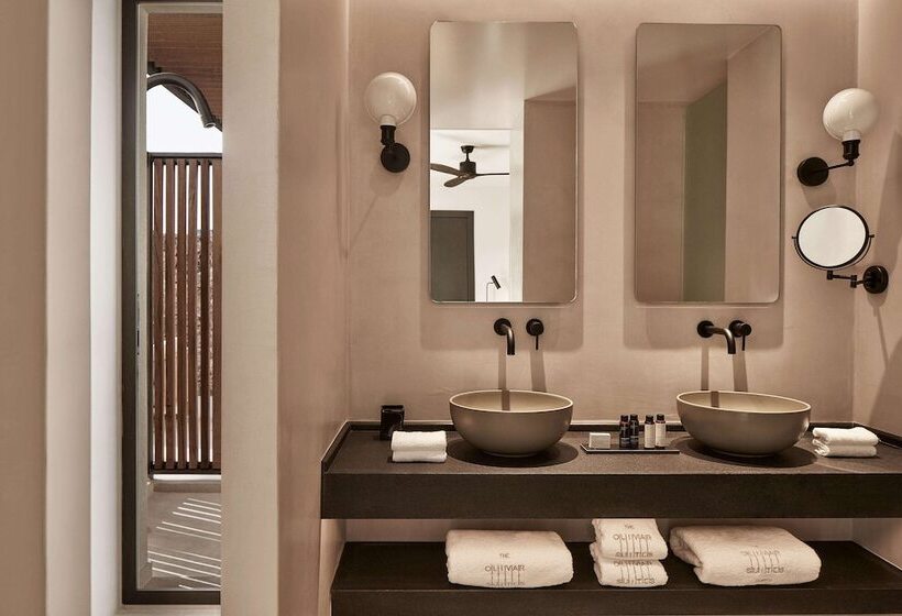 Люкс с Бассейном, The Olivar Suites