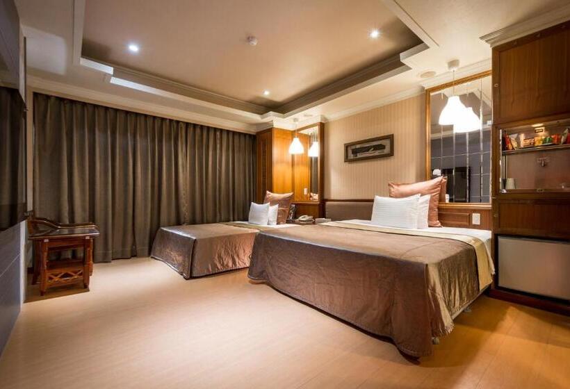 اتاق استاندارد, Ching Ching Motel