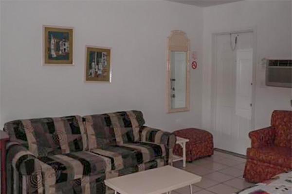 스탠다드 스튜디오, Richard S Motel Extended Stay