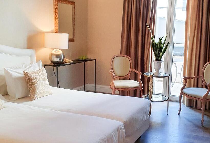 Номер Superior Вид на Бассейн, Grecotel Larissa Imperial