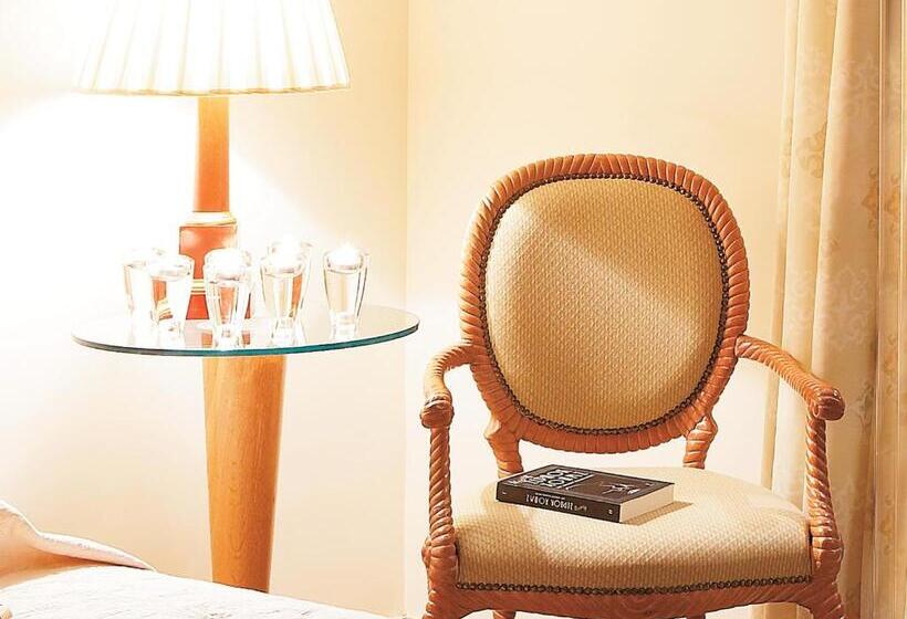 Бунгало с видом на бассейн, Grecotel Larissa Imperial