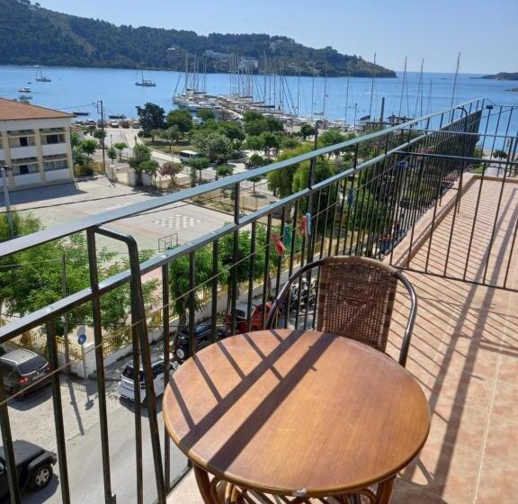 이코노미 룸, View Port