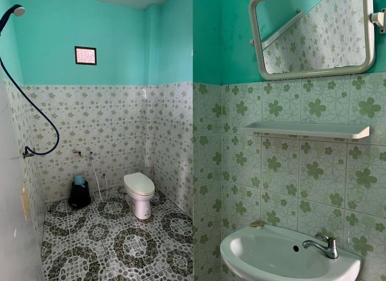 اتاق لوکس با بالکن و چشمانداز دریا, Char Bungalows