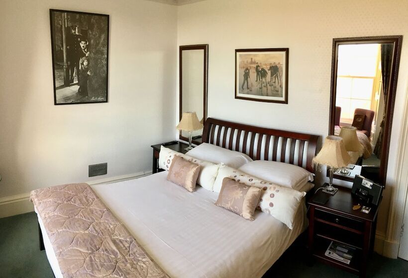 اتاق استاندارد, The Spindrift Guest House