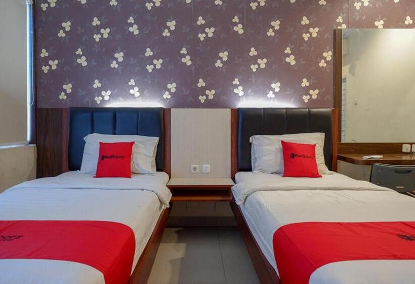 豪华房间, Reddoorz Plus @ Grand Pacifik Hotel Makassar