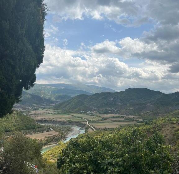 سوییت با چشم‌انداز کوه, Adriatik Guesthouse