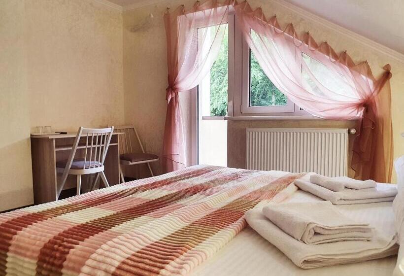 اتاق استاندارد با بالکن, Villa Zenko