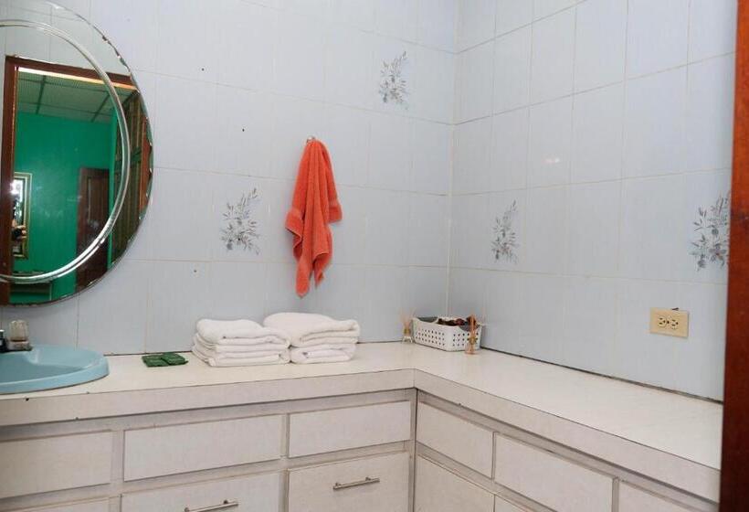 Номер Стандарт Трехместный, Hostal Familiar Argeñal