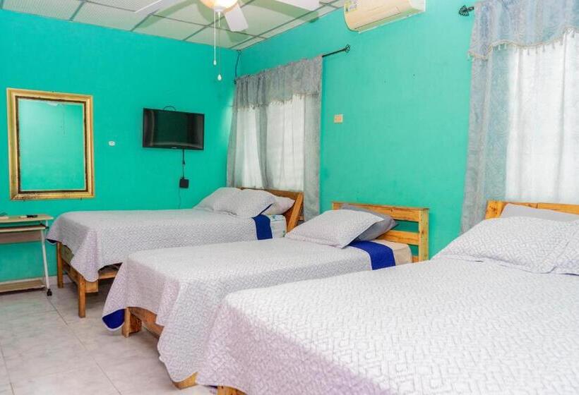 Номер Стандарт Трехместный, Hostal Familiar Argeñal