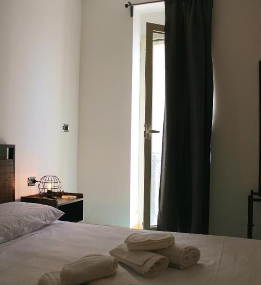 اتاق استاندارد با بالکن و چشم‌انداز دریا, B&b Via Veneto