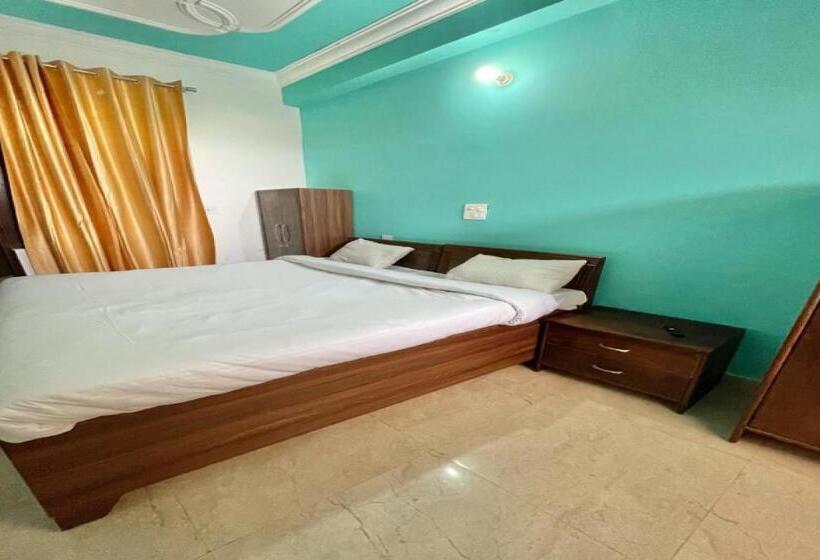 Üç Kişilik Klasik oda, Capital O Kanha Guest House