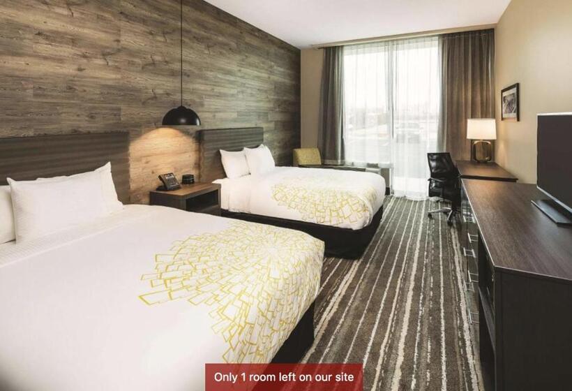 Номер Стандарт, La Quinta Inn & Suites By Wyndham Locust Grove