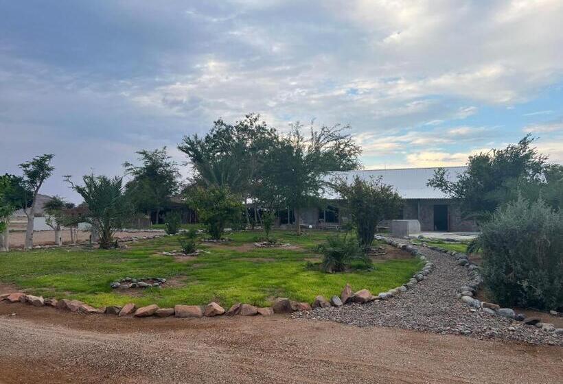 اتاق استاندارد با چشم‌انداز کوهستان, Little Sossus Lodge
