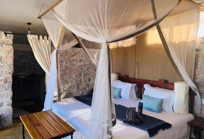 اتاق استاندارد با چشم‌انداز کوهستان, Little Sossus Lodge