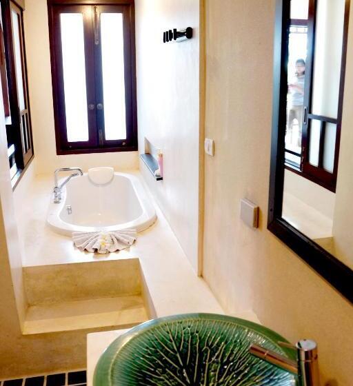 Номер Deluxe Вид на Сад, Bhundhari Residence Koh Samui