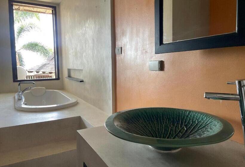 Номер Deluxe Вид на Сад, Bhundhari Residence Koh Samui