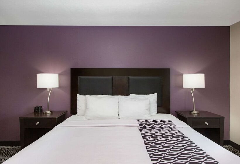 Номер Deluxe, La Quinta By Wyndham Blue Springs