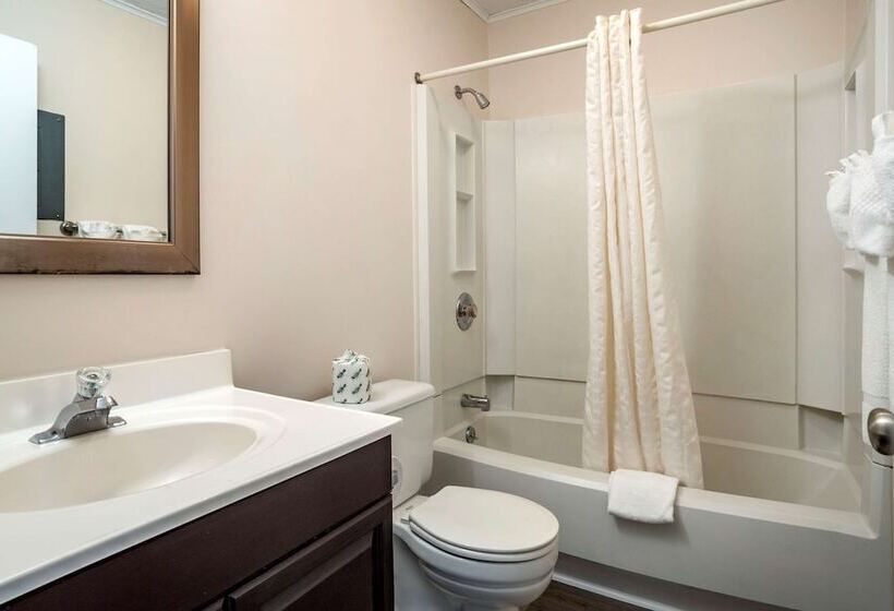 سوئیت 2 خوابه, Rodeway Inn & Suites