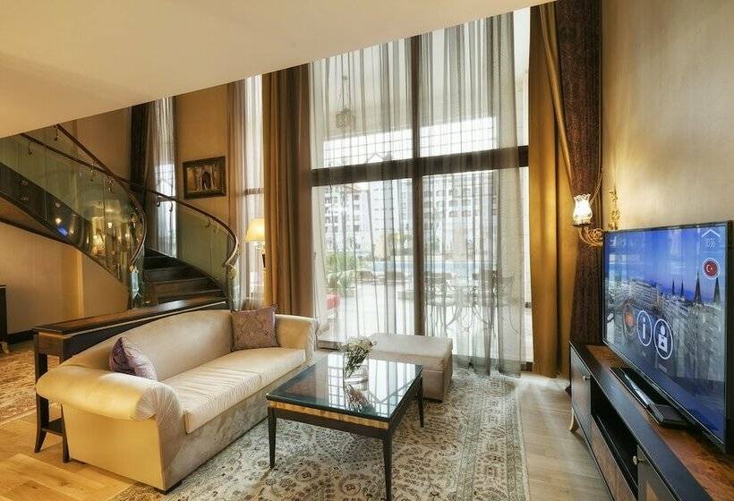 Люкс Дюплекс, Titanic Mardan Palace