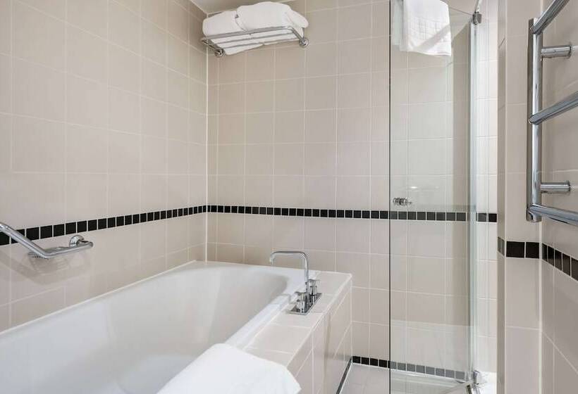 سوییت جونیور, Radisson Blu Hotel, Durham