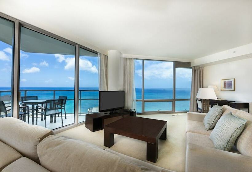 جناح بريميوم 3 غرف نوم, Ka Laʻi Waikiki Beach, Lxr Hotels & Resorts