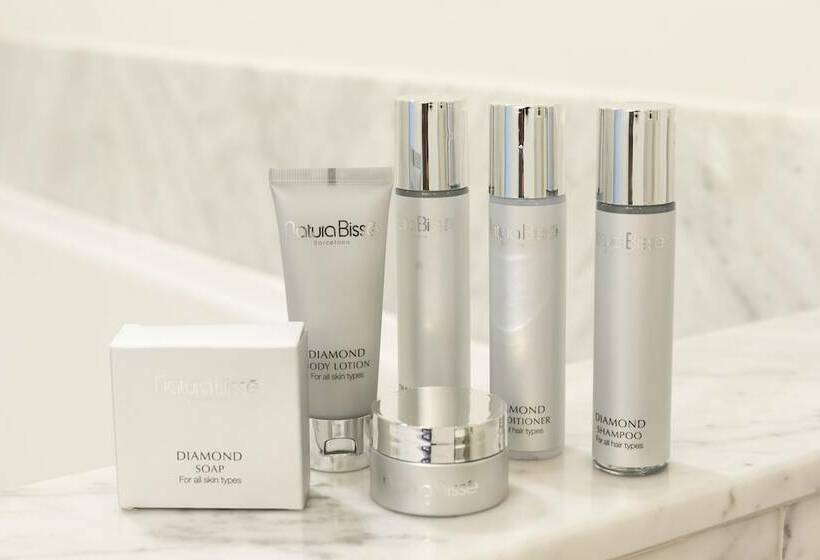 جناح بريميوم 3 غرف نوم, Ka Laʻi Waikiki Beach, Lxr Hotels & Resorts