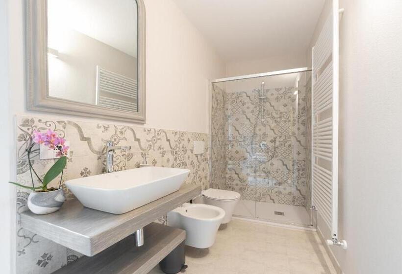 اتاق لوکس با چشم‌انداز باغ, Antico Borgo B&b