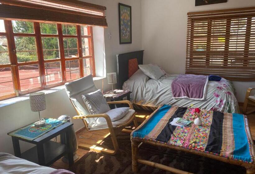 חדר לארבעה סטנדרטי עם מרפסת, Casa De La Gringa Mountain House