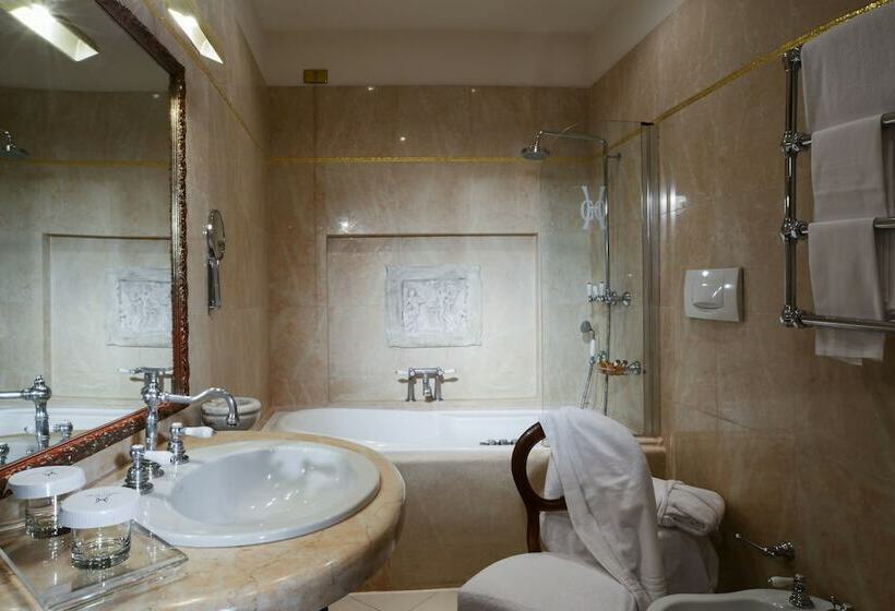 Junior Suite, Gabbia D'oro