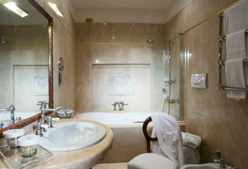 Suite Superior, Gabbia D'oro