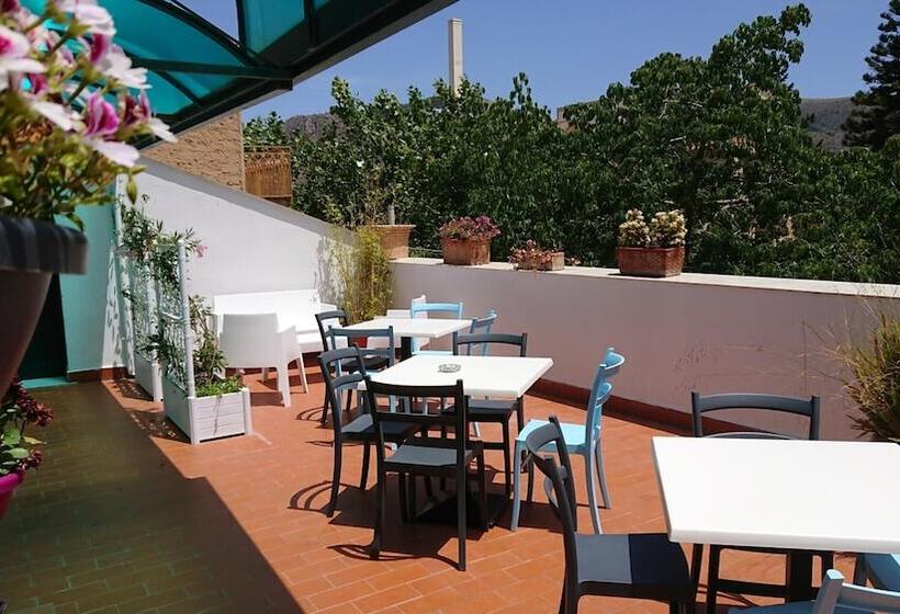 اتاق استاندارد سه نفره, Villa Scaduto Residence