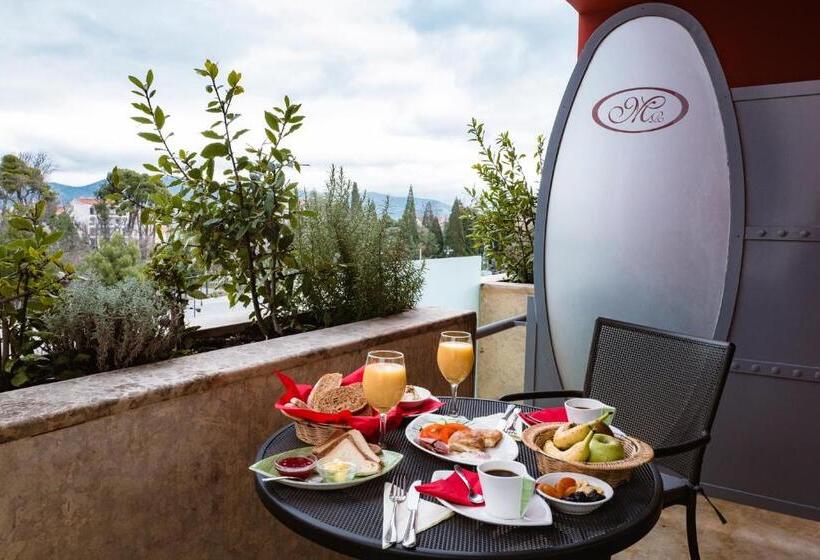 Трехместный Президентский, Mainalon Resort