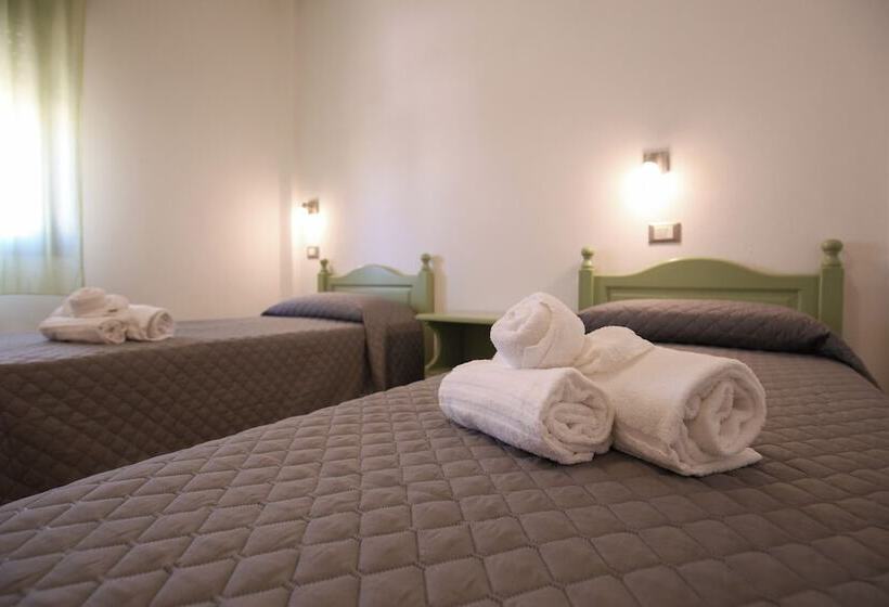 Семейный Номер, Residence Ampurias