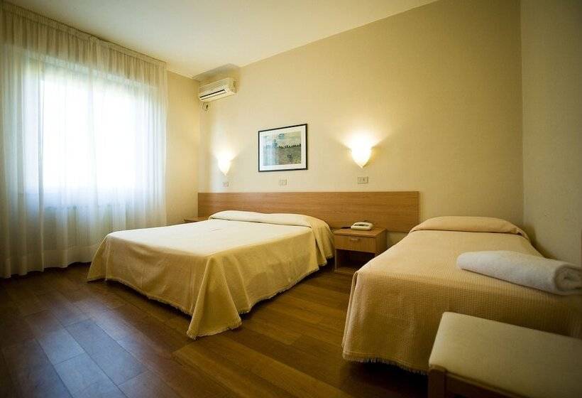 Номер Стандарт Трехместный, Villa Ricci & Benessere