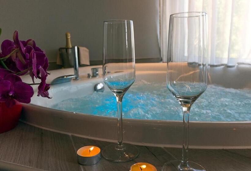 Номер Стандарт с Гидромассажем, Wellness Hotel Villa Magdalena