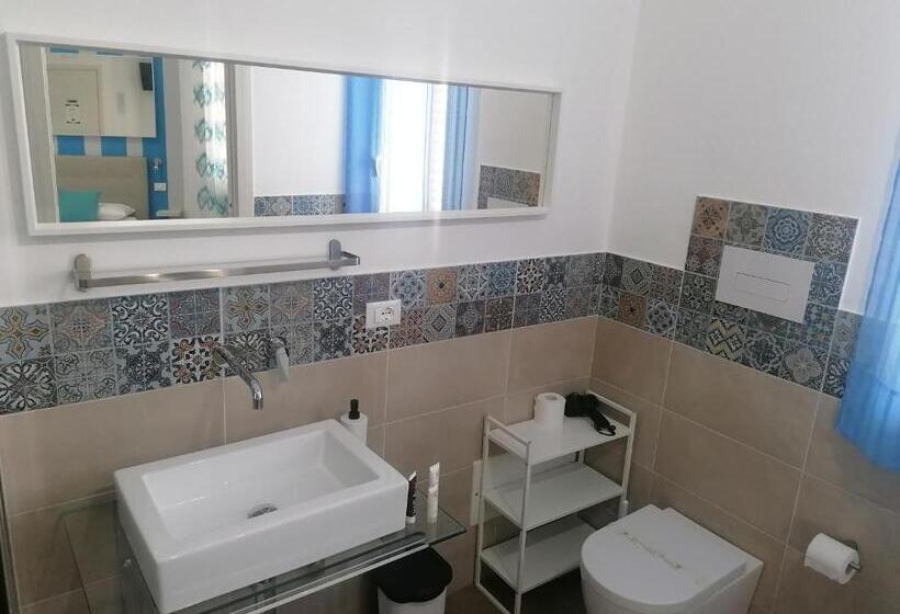 اتاق لوکس با تخت بزرگ, B&b 36 Passi Dal Mare 2.0